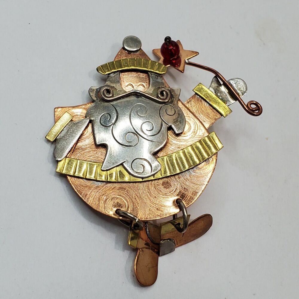 Adorable Copper, Brass & Silver Tone Santa Pin With Movable Feet
